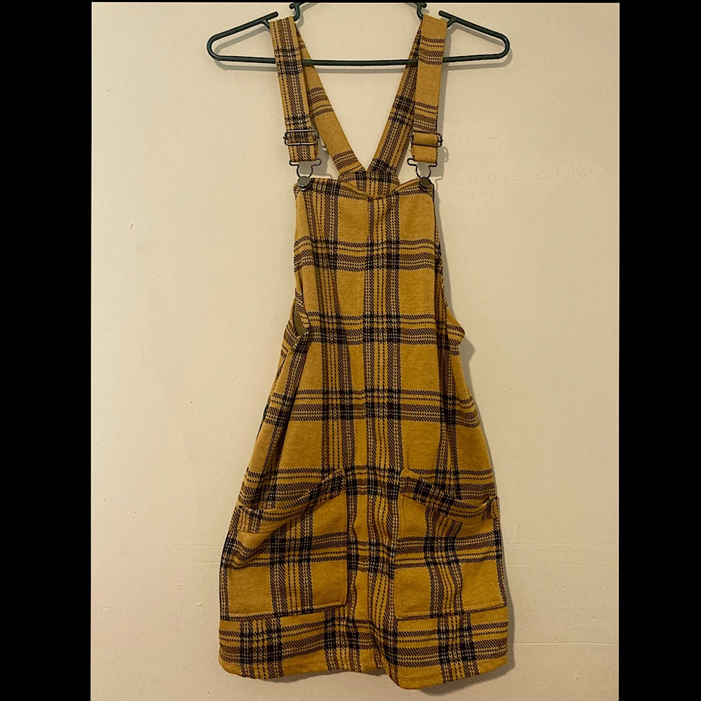 Overall dress, size small fits like medium. Worn once is in good condition.